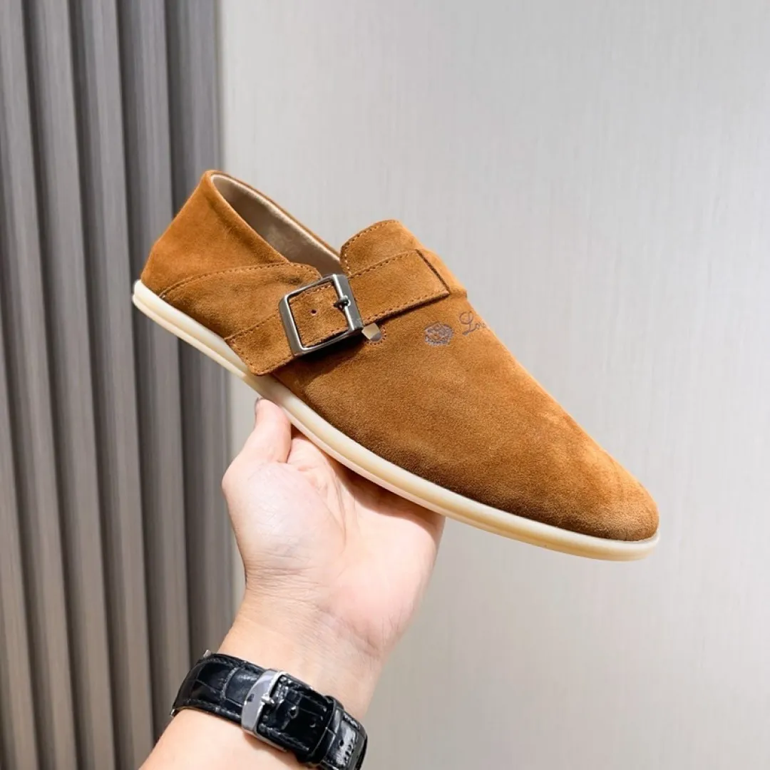 Factory price 420💰[loro piana] 2025 new moccasins, popular casual sneakers for street men. The shoes are made of first-layer suede leather uppers with rubber soles. They are classic. The complex craftsmanship and meticulous structure make the shoes light and soft, allowing you to walk comfortably and freely. Perfect for summer wear. Yardage: 38-45.